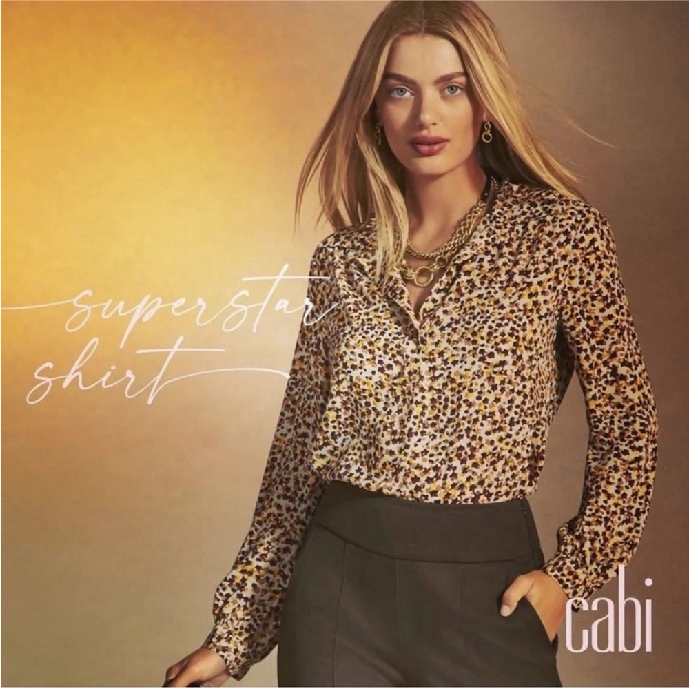 NAME YOUR PRICE • CAbi Women's Superstar Printed Blouse Style#4241 Size Small